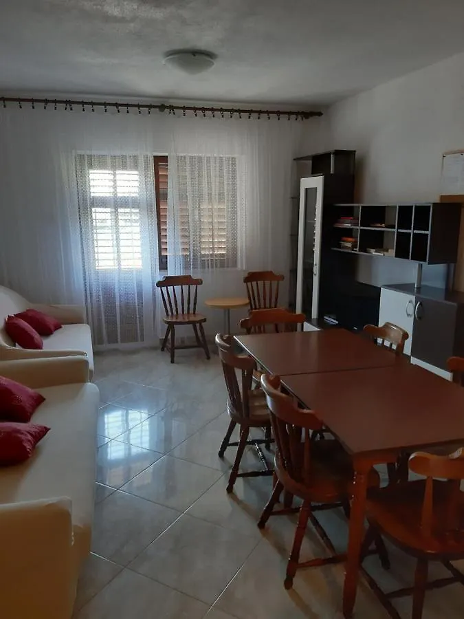 Kampor Apartmani Lucija I Maro