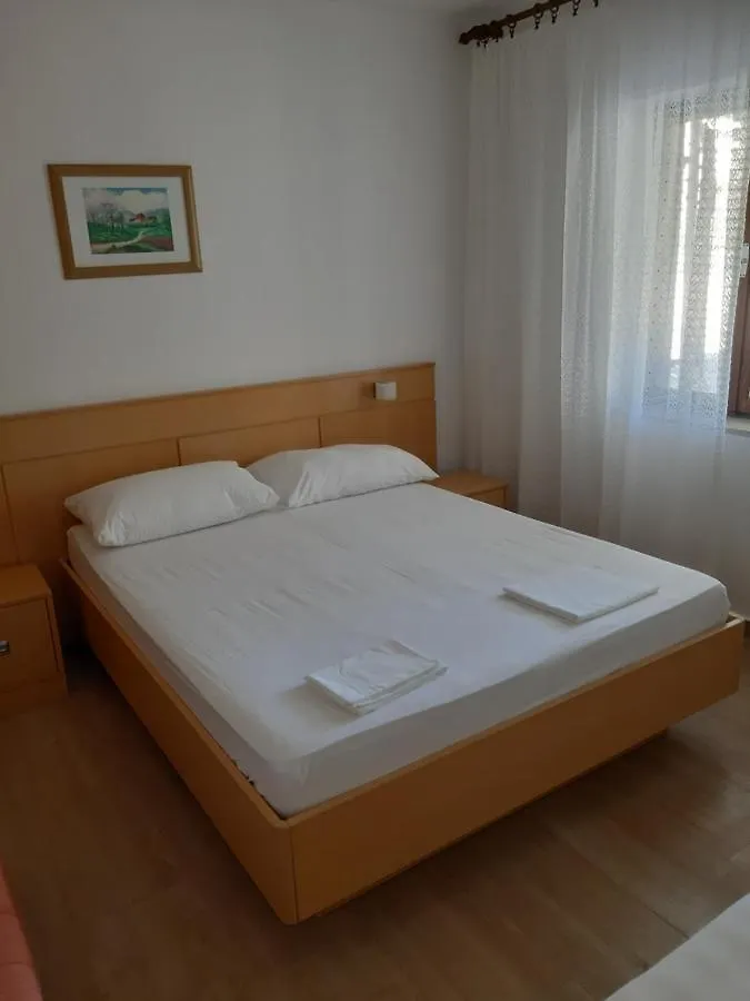 Apartmani Lucija I Maro Kampor