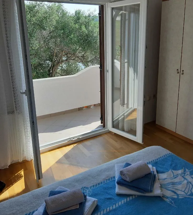 Apartmani Lucija I Maro Kampor Apartament
