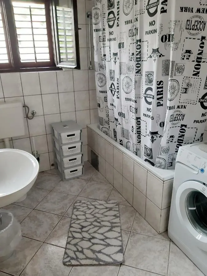 Kampor Apartmani Lucija I Maro 0*,